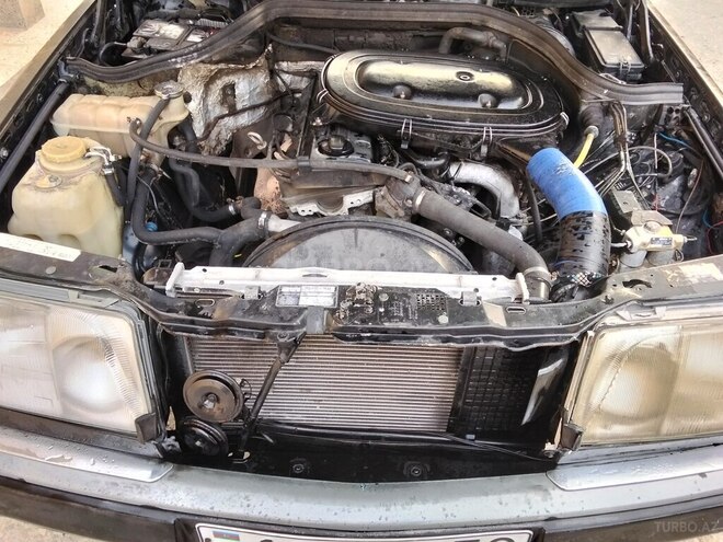 Mercedes E 200 1990, 300,000 km - 2.0 l - Bakı
