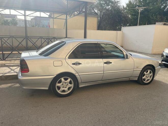 Mercedes C 220 1999, 298,000 km - 2.2 л - Bakı