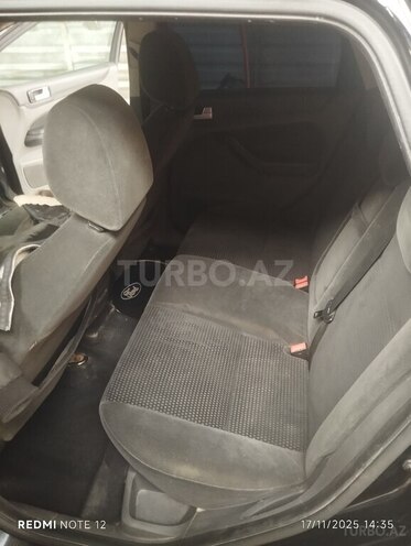 Ford Focus 2006, 350,000 km - 1.6 л - Şirvan