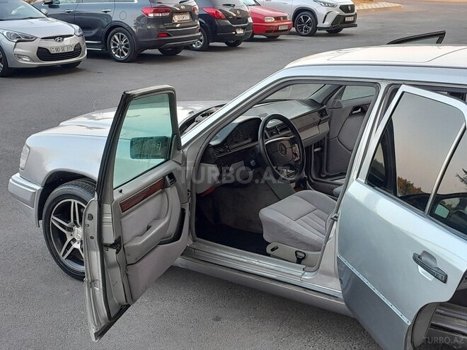 Mercedes 220 E 1995, 352,145 km - 2.2 l - Sumqayıt