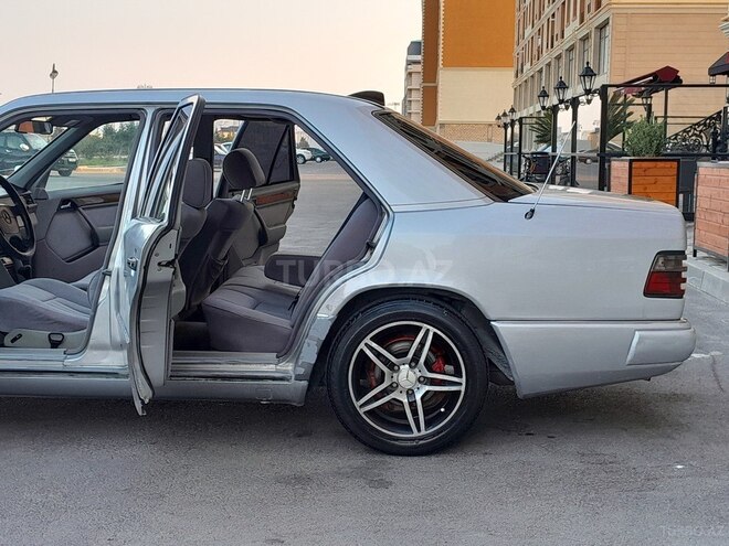 Mercedes 220 E 1995, 352,145 km - 2.2 l - Sumqayıt
