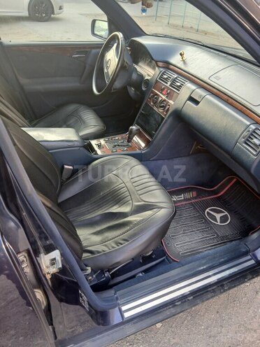 Mercedes E 240 1998, 355,000 km - 2.4 l - Sumqayıt