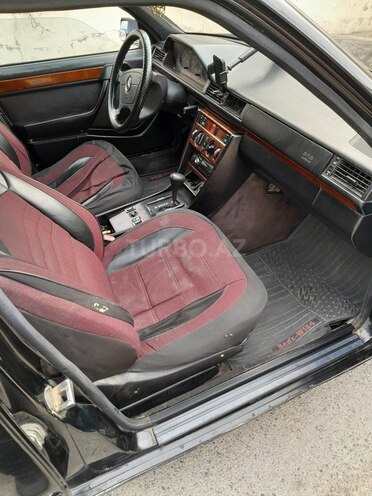 Mercedes  1995, 236,523 km - 2.0 l - Bakı