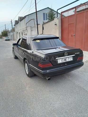 Mercedes  1995, 236,523 km - 2.0 l - Bakı
