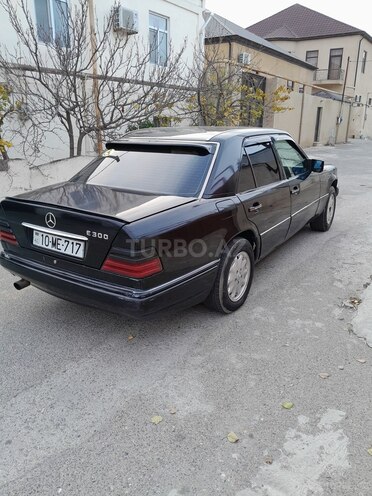 Mercedes  1995, 236,523 km - 2.0 l - Bakı