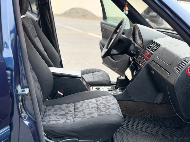 Mercedes C 200 1999, 251,144 km - 2.0 l - Sumqayıt