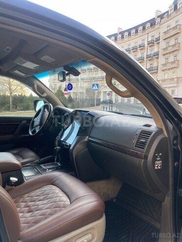 Toyota Land Cruiser-5