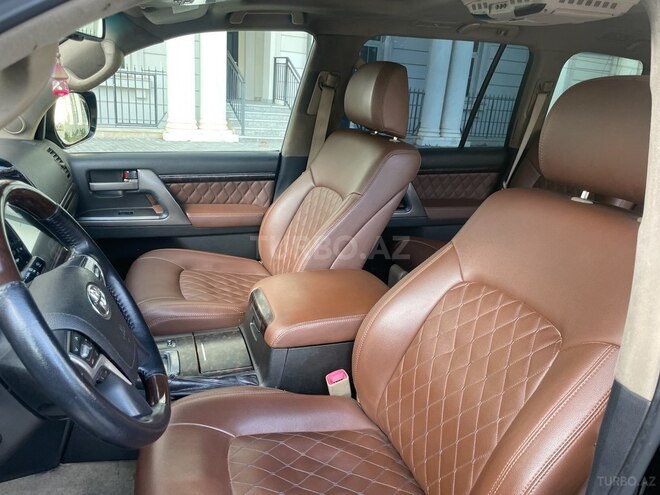Toyota Land Cruiser-6