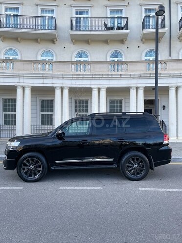 Toyota Land Cruiser-2