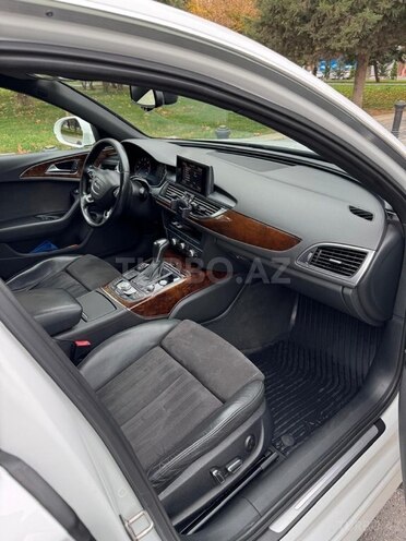 Audi A6-4