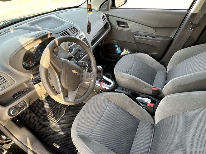 Chevrolet Cobalt-8