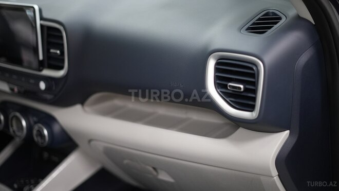 Hyundai Venue-23
