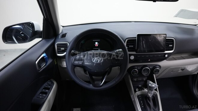 Hyundai Venue-16