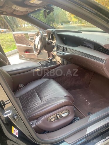 Lexus LS 350-10