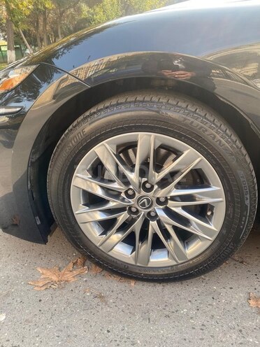 Lexus LS 350-11