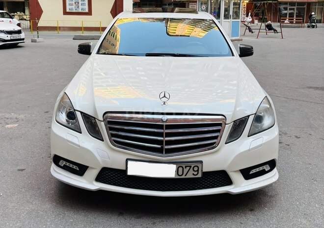 Mercedes E 350 2009, 305,000 km - 3.5 l - Bakı