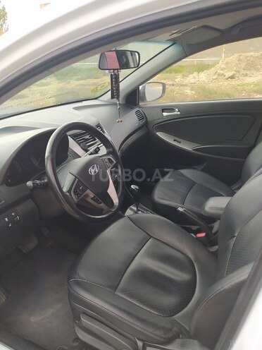 Hyundai Accent 2015, 119,500 km - 1.4 л - Bakı