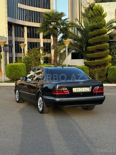 Mercedes E 270 2001, 294,000 km - 2.7 l - Lənkəran