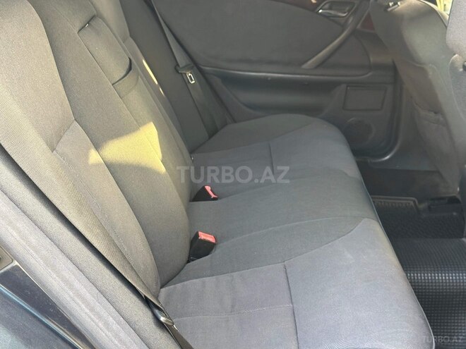 Mercedes E 270 2001, 294,000 km - 2.7 l - Lənkəran