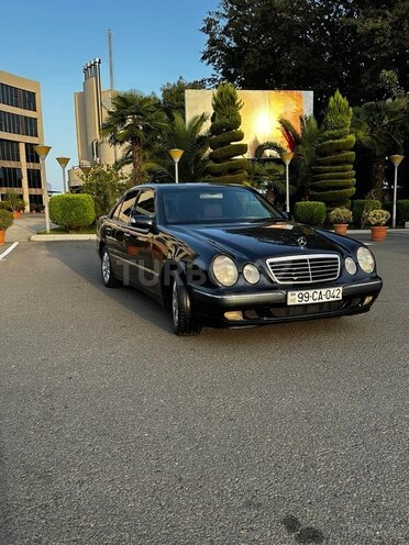 Mercedes E 270 2001, 294,000 km - 2.7 l - Lənkəran