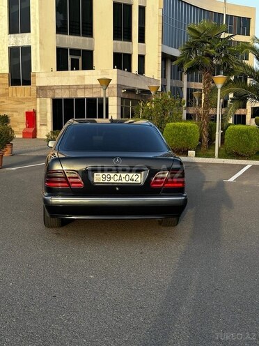 Mercedes E 270 2001, 294,000 km - 2.7 l - Lənkəran