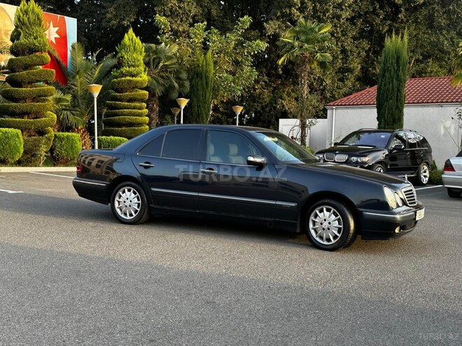 Mercedes E 270 2001, 294,000 km - 2.7 l - Lənkəran