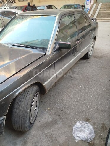 Mercedes 190 1989, 199,900 km - 2.6 л - Bakı