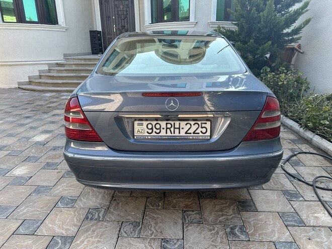 Mercedes E 220 2004, 325,000 km - 2.2 l - Bakı