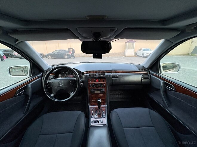Mercedes E 270 2001, 377,000 km - 2.7 l - Bakı