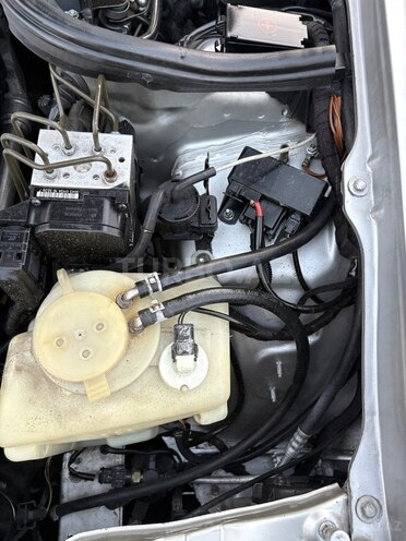 Mercedes E 270 2001, 377,000 km - 2.7 l - Bakı