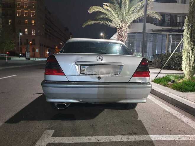 Mercedes C 220 1998, 319,000 km - 2.2 l - Bakı