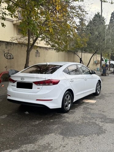 Hyundai Avante 2015, 132,000 km - 1.6 l - Bakı