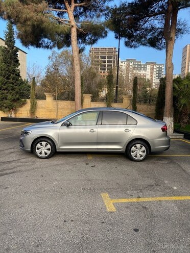 Volkswagen Polo 2022, 83,800 km - 1.6 l - Bakı