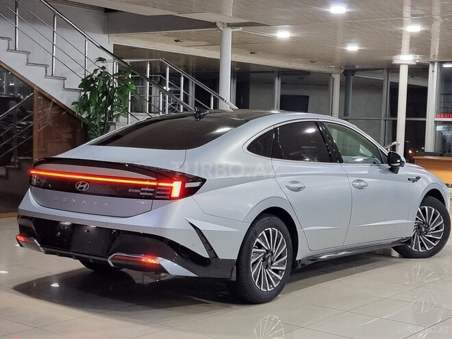 Hyundai Sonata-16