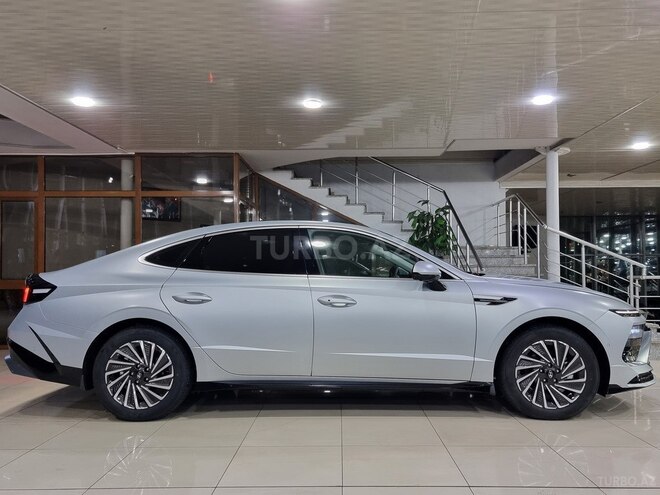 Hyundai Sonata-8