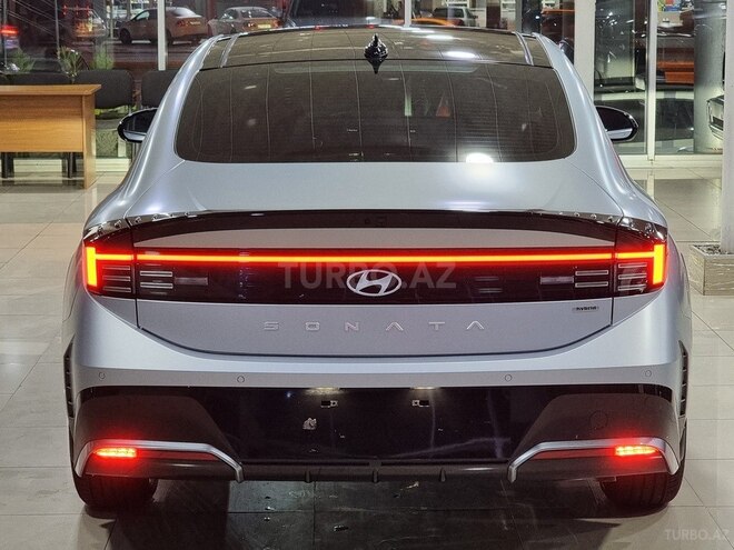 Hyundai Sonata-13
