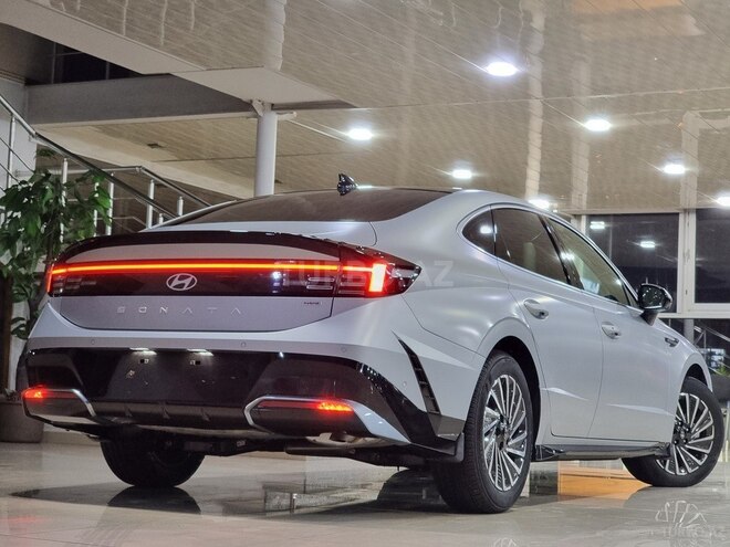 Hyundai Sonata-15