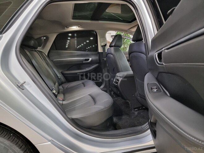 Hyundai Sonata-29