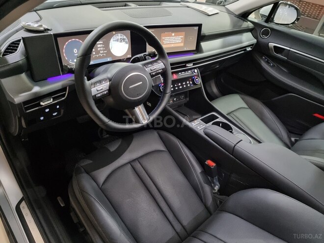 Hyundai Sonata-19