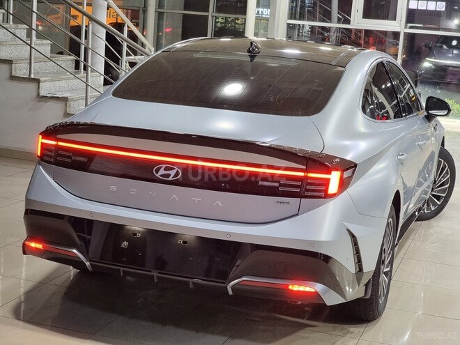Hyundai Sonata-14