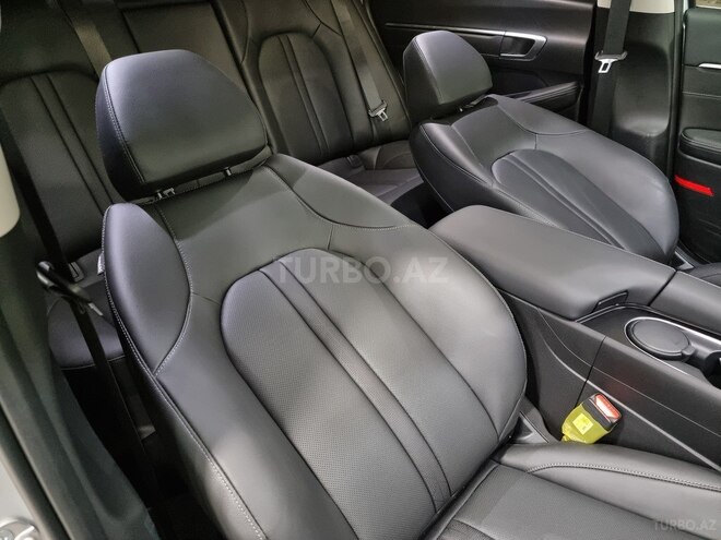 Hyundai Sonata-31