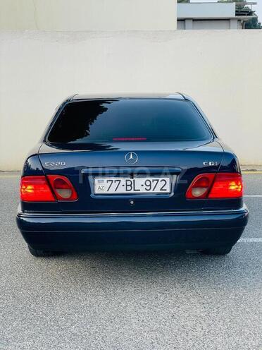 Mercedes E 220 1999, 652,358 km - 2.2 l - Sumqayıt