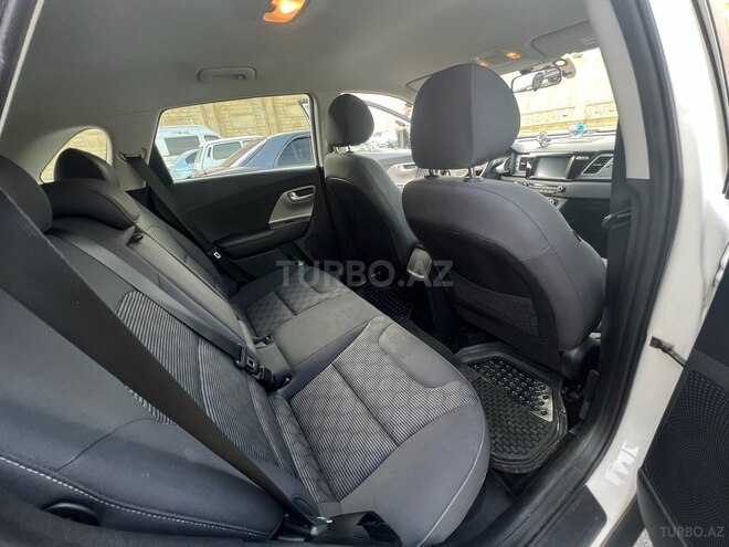 Kia Niro 2017, 213,000 km - 1.6 л - Yevlax