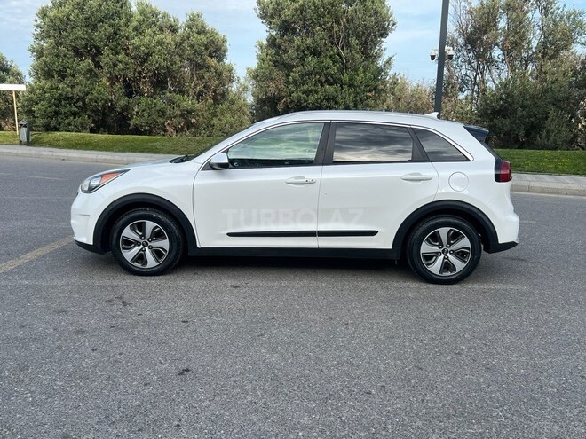 Kia Niro 2017, 213,000 km - 1.6 л - Yevlax