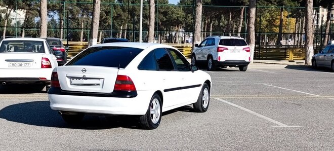 Opel Vectra 1997, 326,500 km - 1.8 l - Sumqayıt