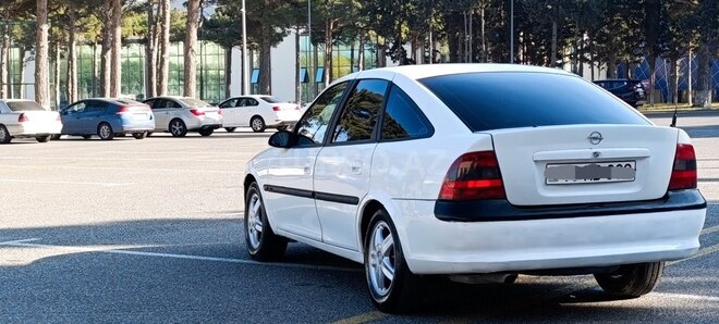 Opel Vectra 1997, 326,500 km - 1.8 l - Sumqayıt
