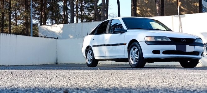Opel Vectra 1997, 326,500 km - 1.8 l - Sumqayıt
