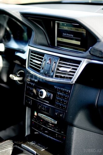 Mercedes E 350 2010, 203,000 km - 3.5 л - Masallı