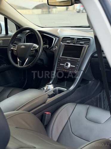 Ford Fusion (North America) 2019, 118,000 km - 2.0 л - Bakı