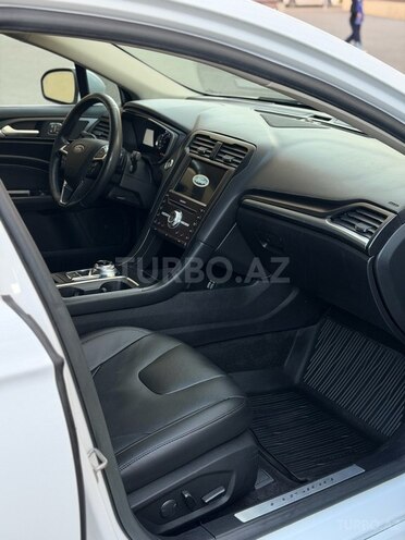 Ford Fusion (North America) 2019, 118,000 km - 2.0 л - Bakı